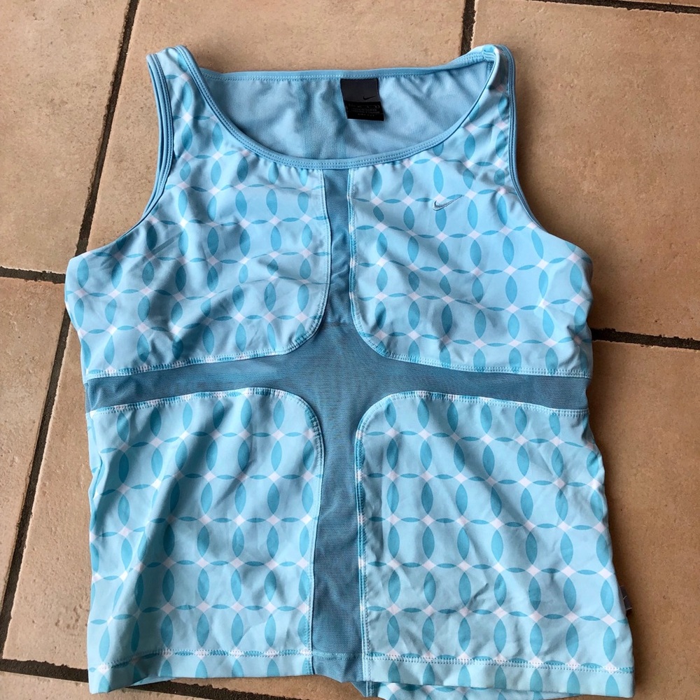 Nike workout top